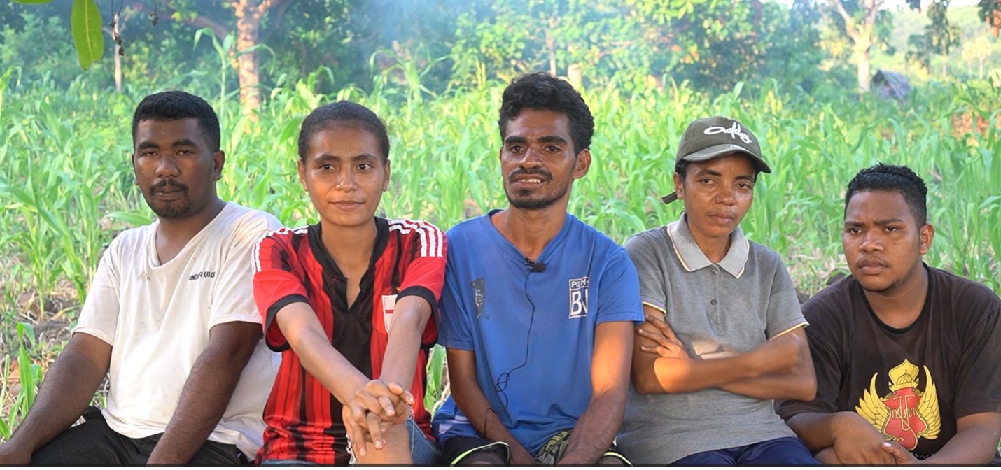 The Story of Andika Planting Sorghum in the Land of Rocks