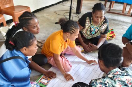 Mendorong Perawatan Kolektif dalam Arsitektur Pendanaan untuk Organisasi Perempuan